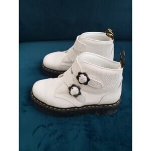 Dr. Martens Women's Devon Flower Leather Platform Boots White Milled Size 9 NEW